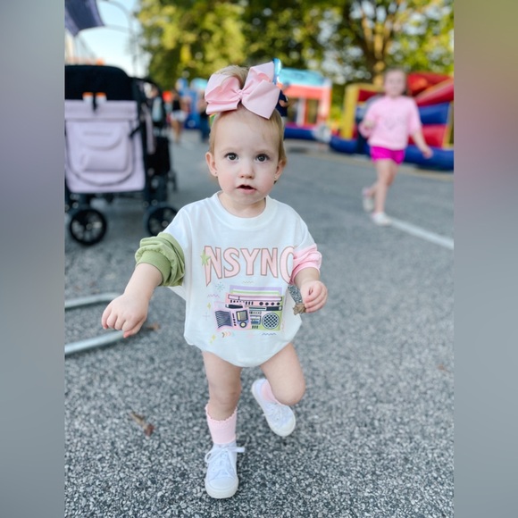 Little Shark and Co NSYNC onesie jumper - Picture 7 of 10